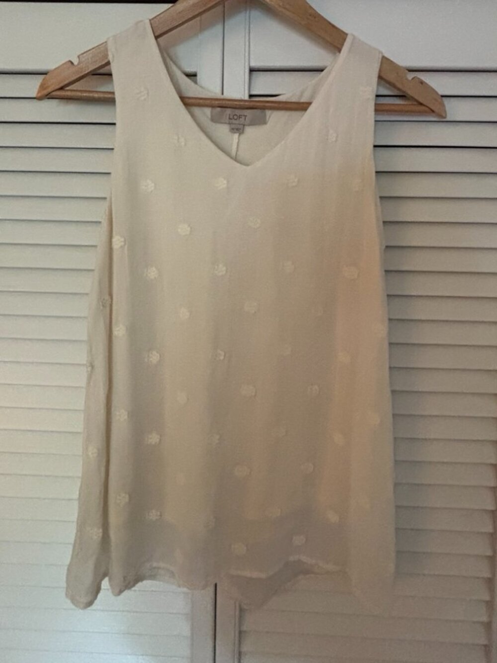 LOFT Ivory Swiss Dot Sleeveless Blouse XS Soft Flowy Tank Top
